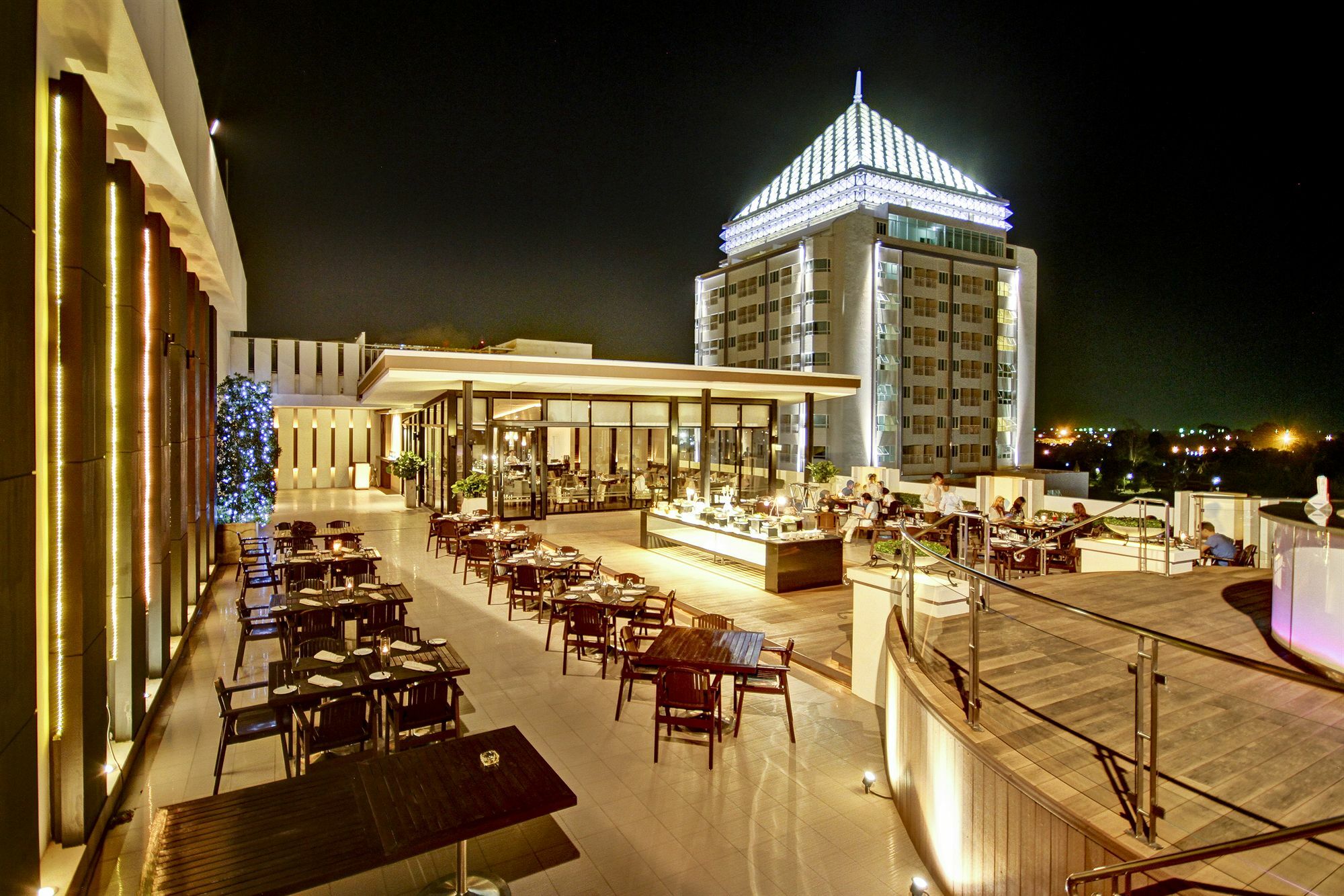 Kameo Grand Hotel & Serviced Apartment, Районг Екстер'єр фото