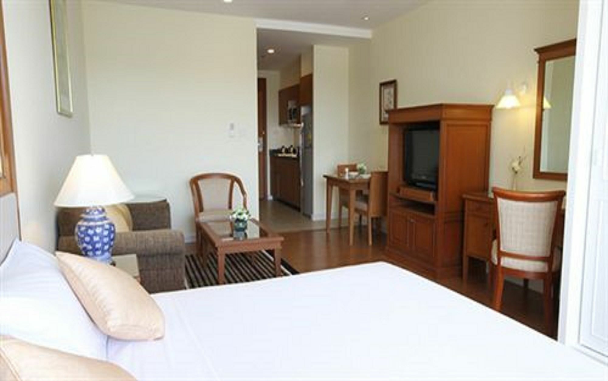 Kameo Grand Hotel & Serviced Apartment, Районг Екстер'єр фото